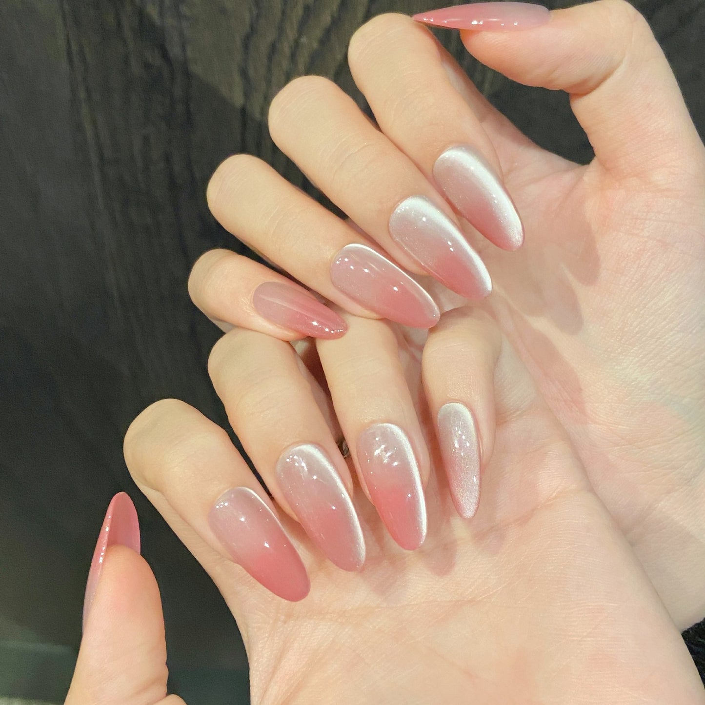 Berry Glow | Medium Oval Press‑on Nails