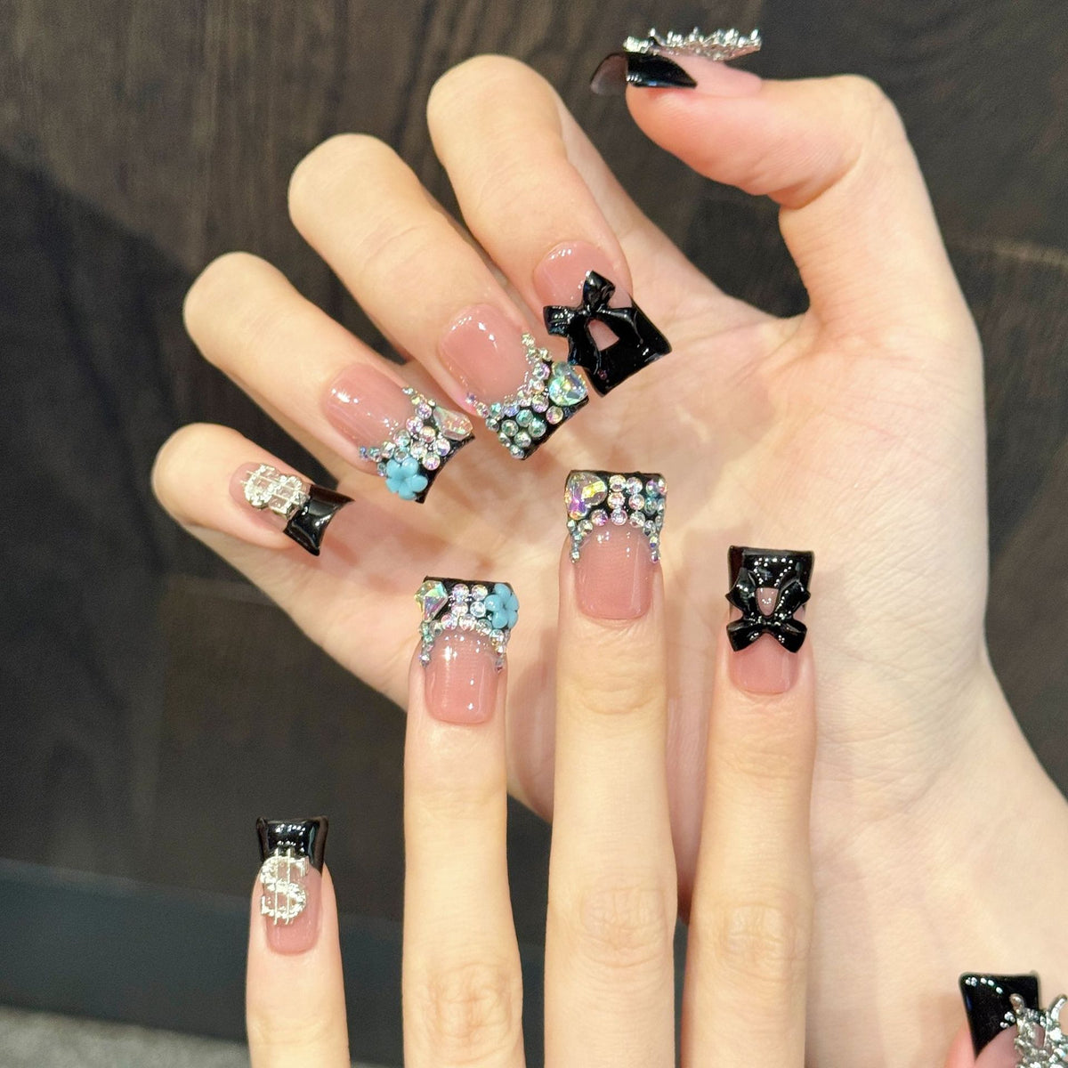 Noir Butterfly | Short Duck Press‑on Nails