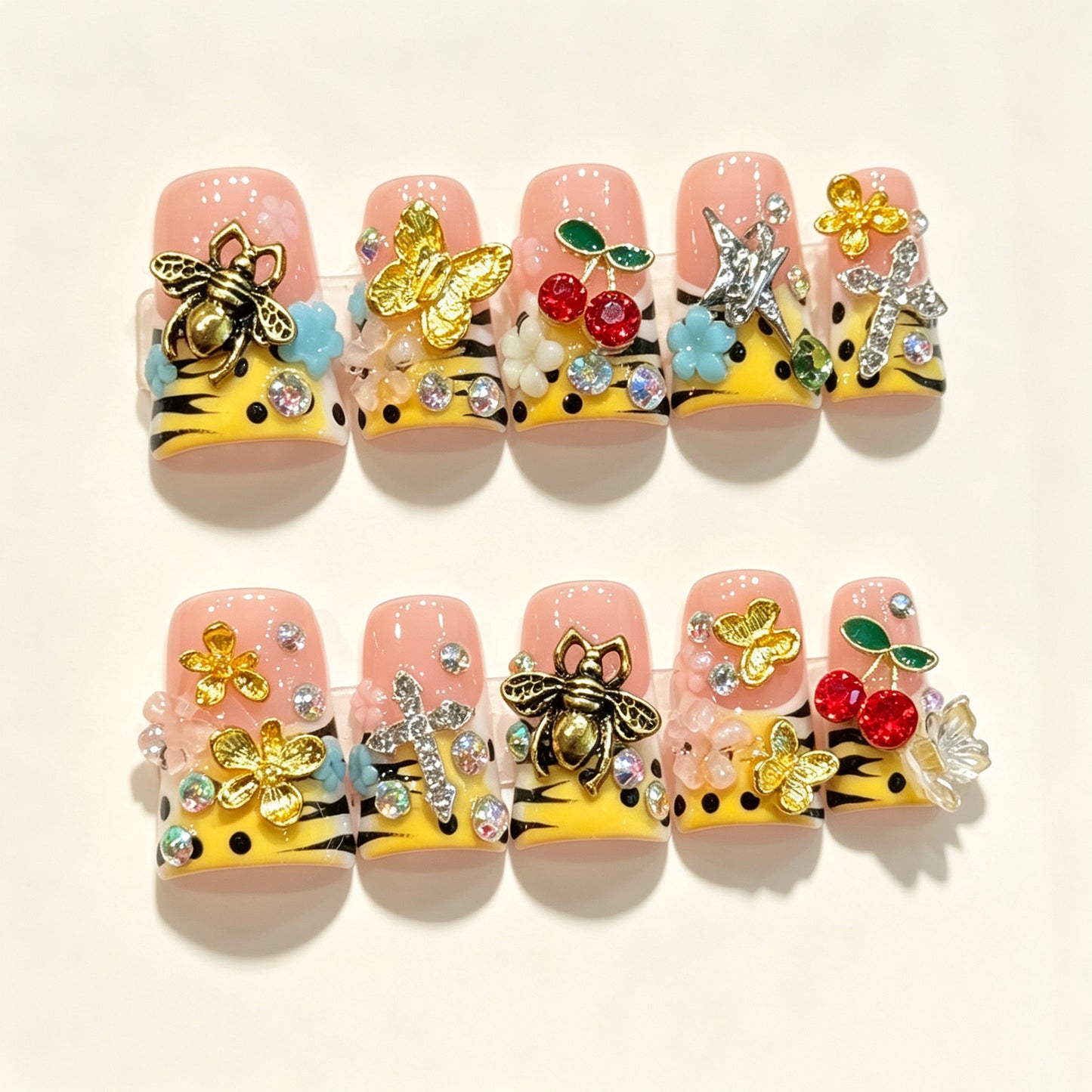 Golden Bee Glow | Short Duck Press‑on Nails