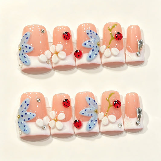 Ladybug Garden | Short Duck Press‑on Nails