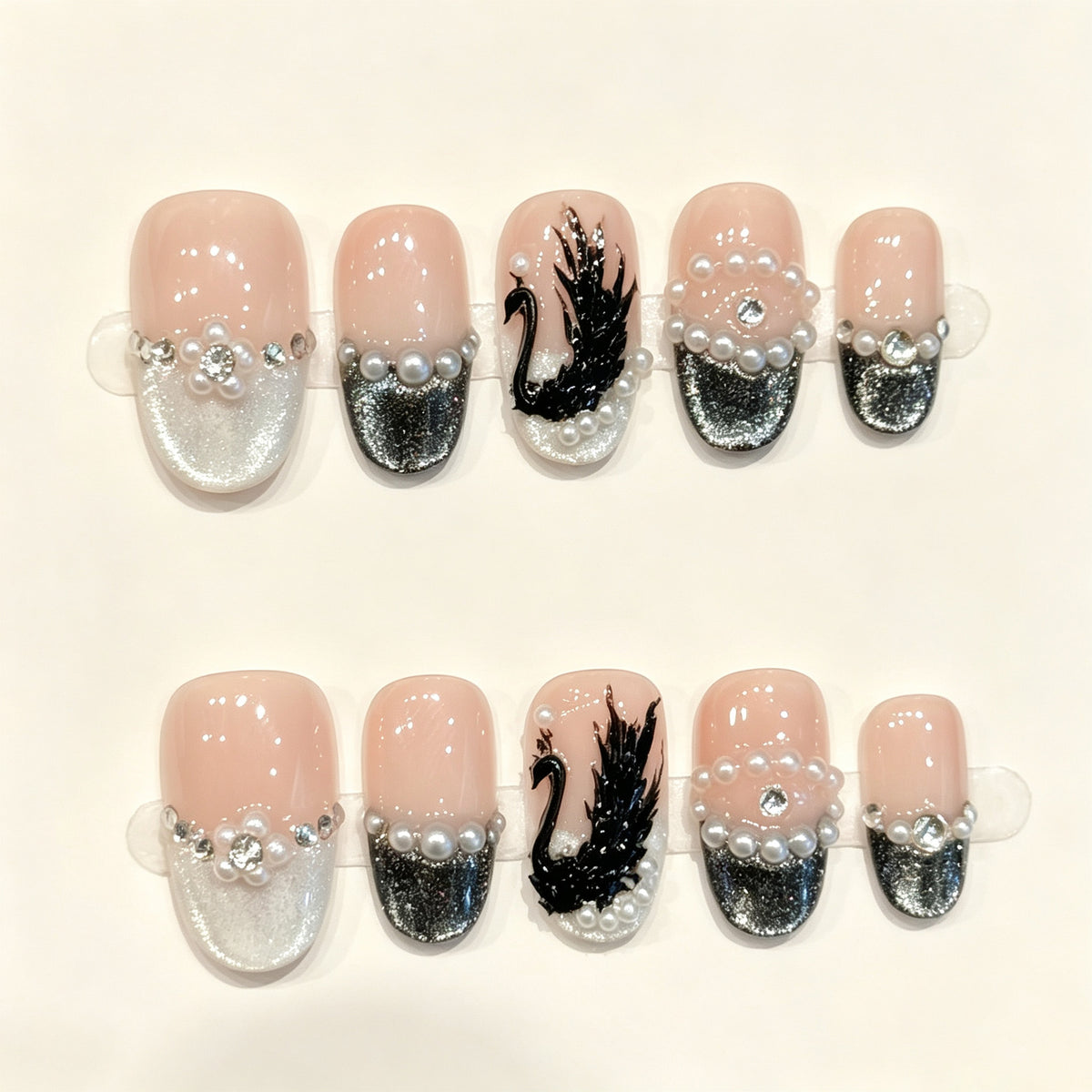 Noir Swan | Short Oval Press‑on Nails