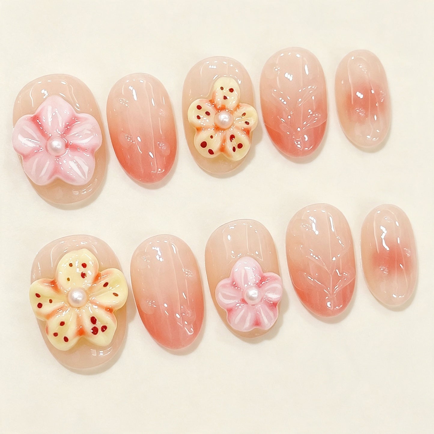 Peach Coast | Short Oval Press‑on Nails