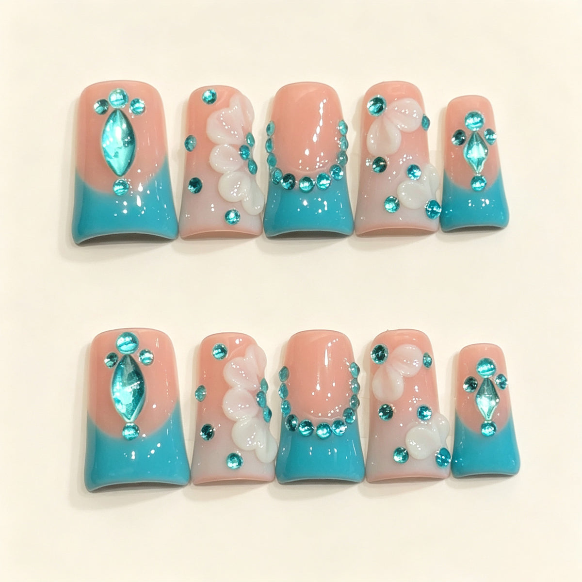 Aqua Cloud | Short Duck Press‑on Nails